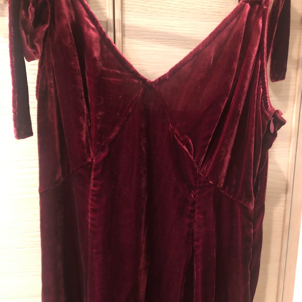 Privacy Please Jupiter Dress in Wine - Picture 9 of 12
